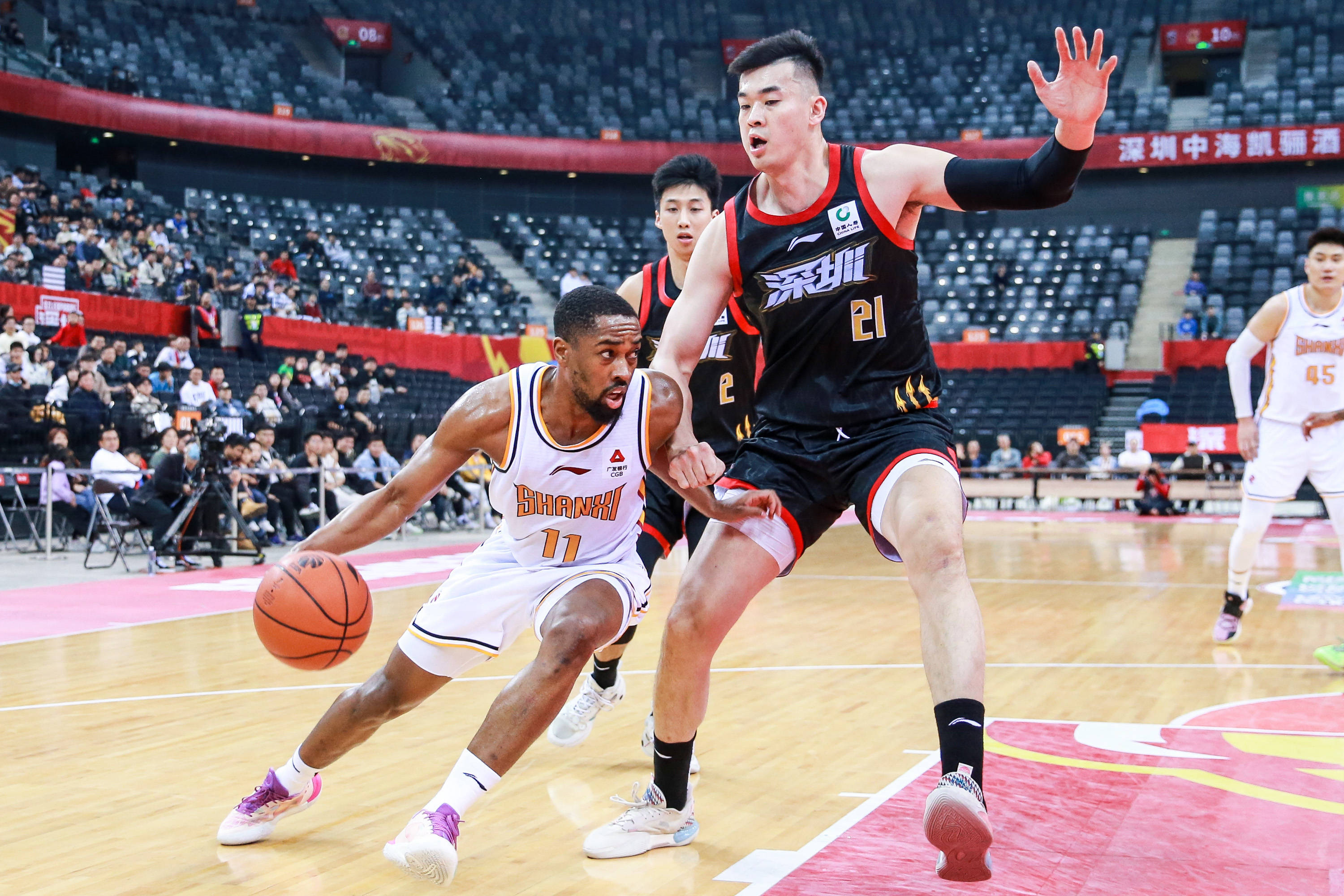 现出超级明 现出超级明