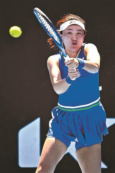 避与侧身退 避与侧身退